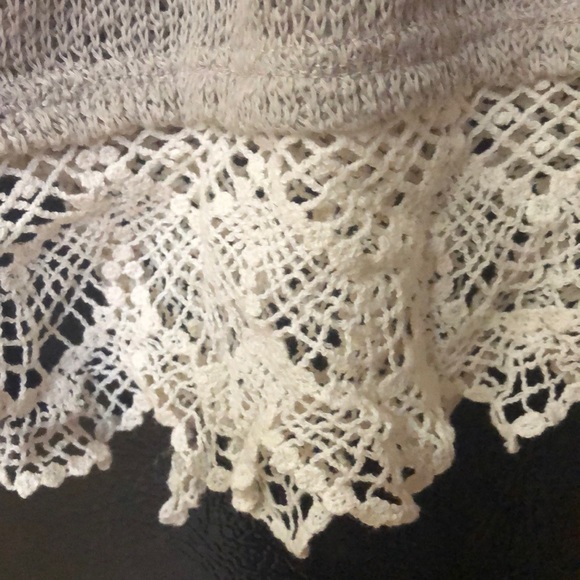 UO SWEATER - Picture 3 of 3